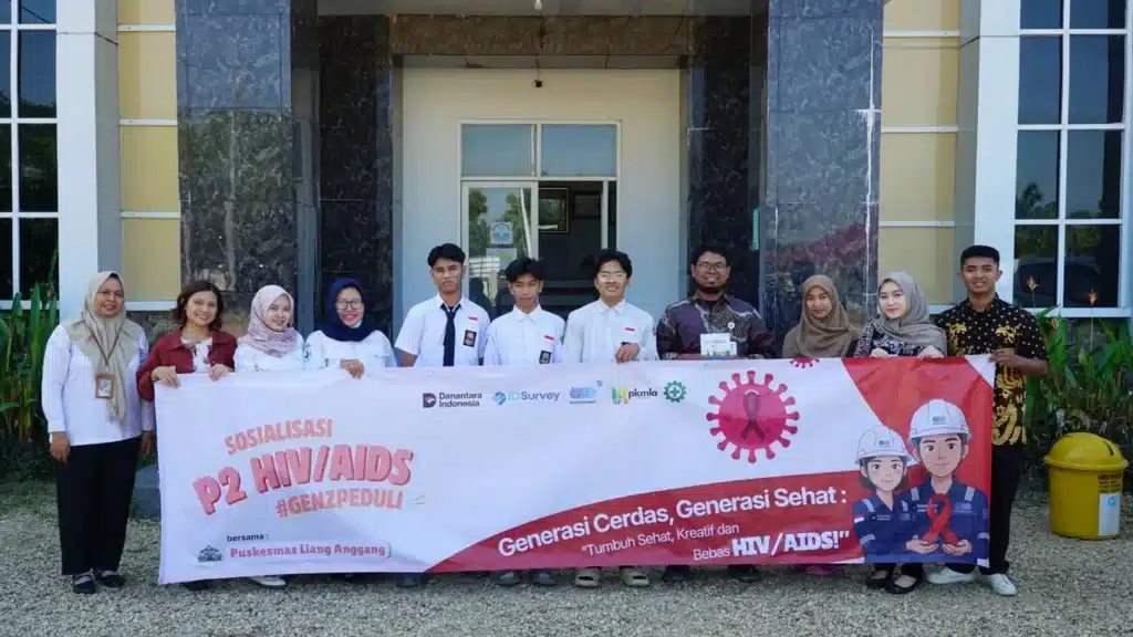 Kegiatan edukasi dan sosialisasi pencegahan HIV/AIDS oleh PT SUCOFINDO Cabang Banjarmasin dan Puskesmas Liang Anggang untuk siswa SMA.